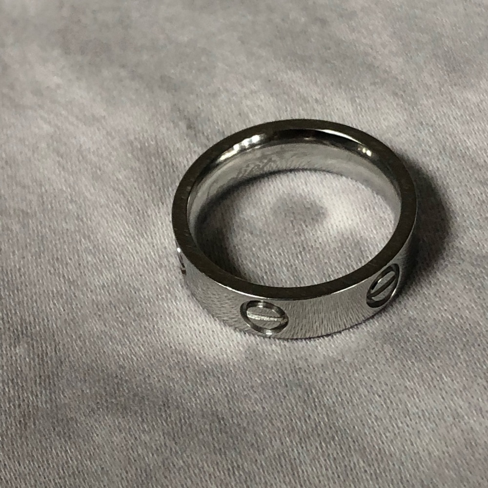 Ring - Picture 2 of 5